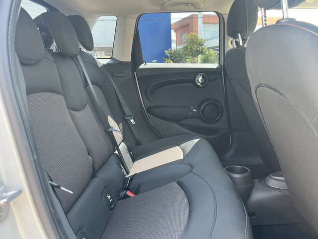 BMW MINI COOPER 5DOOR 2019 Image 31