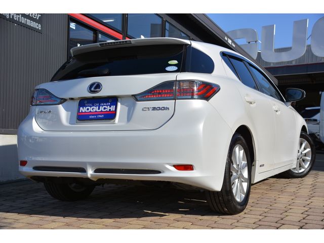 TOYOTA LEXUS CT200H 2011 Image 31
