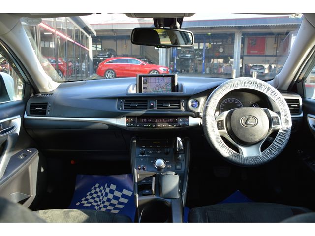 TOYOTA LEXUS CT200H 2011 Image 31