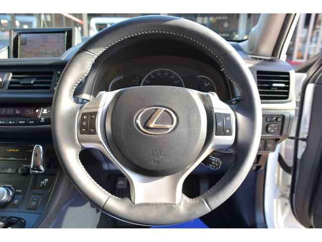 TOYOTA LEXUS CT200H 2011 Image 31