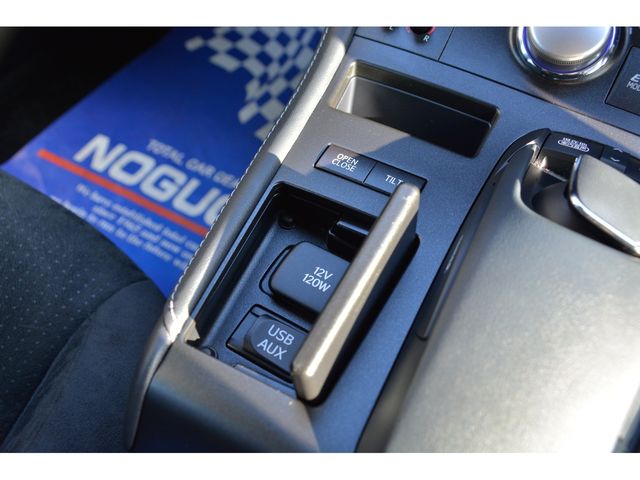 TOYOTA LEXUS CT200H 2011 Image 31