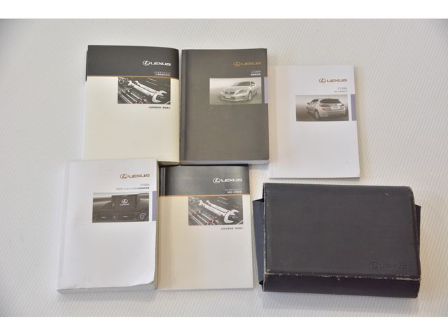 TOYOTA LEXUS CT200H 2011 Image 31