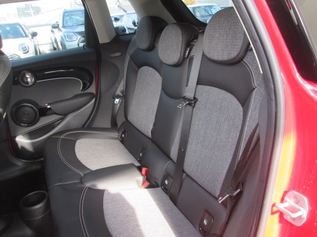 BMW MINI COOPER 5DOOR 2022 Image 31