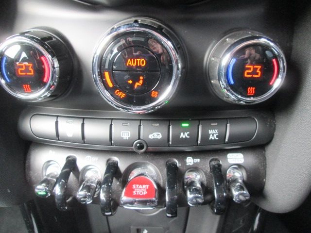 BMW MINI COOPER 5DOOR 2022 Image 31