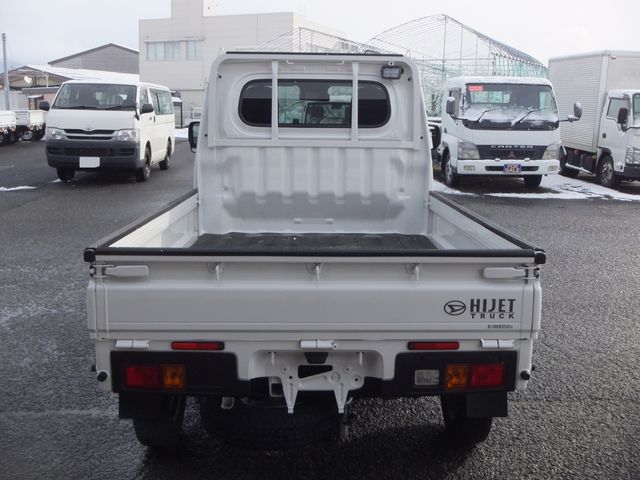 DAIHATSU HIJET TRUCK 4WD 2022 Image 31