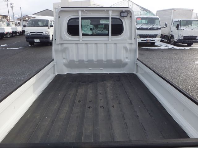 DAIHATSU HIJET TRUCK 4WD 2022 Image 31