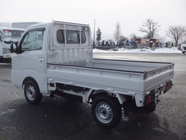 DAIHATSU HIJET TRUCK 4WD 2022 Image 31