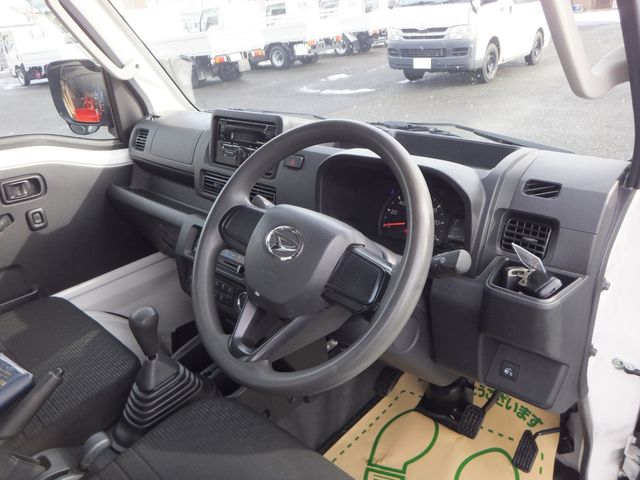 DAIHATSU HIJET TRUCK 4WD 2022 Image 31