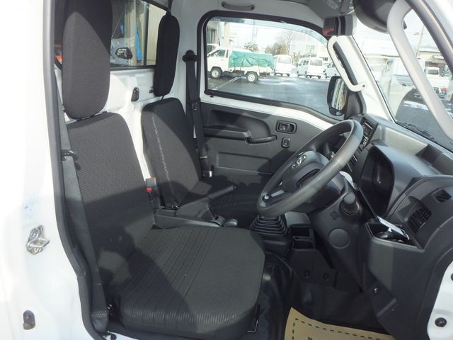 DAIHATSU HIJET TRUCK 4WD 2022 Image 31