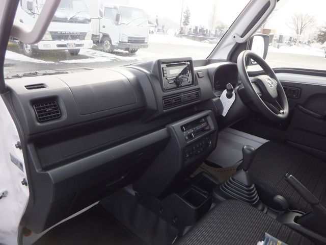 DAIHATSU HIJET TRUCK 4WD 2022 Image 31