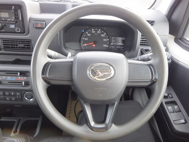 DAIHATSU HIJET TRUCK 4WD 2022 Image 31