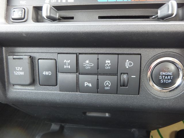 DAIHATSU HIJET TRUCK 4WD 2022 Image 31