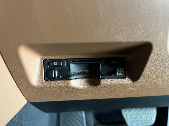 TOYOTA VELLFIRE  HYBRID 4WD 2023 Image 31