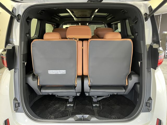 TOYOTA VELLFIRE  HYBRID 4WD 2023 Image 31