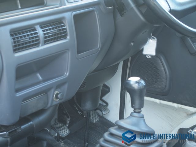 SUBARU SAMBAR TRUCK 4WD 2000 Image 31