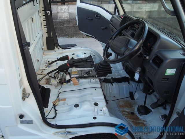 SUBARU SAMBAR TRUCK 4WD 2000 Image 31