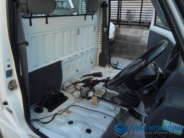 SUBARU SAMBAR TRUCK 4WD 2000 Image 31