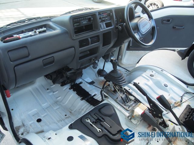 SUBARU SAMBAR TRUCK 4WD 2000 Image 31