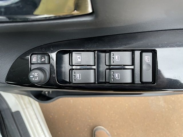 DAIHATSU TANTO CUSTOM 2016 Image 31