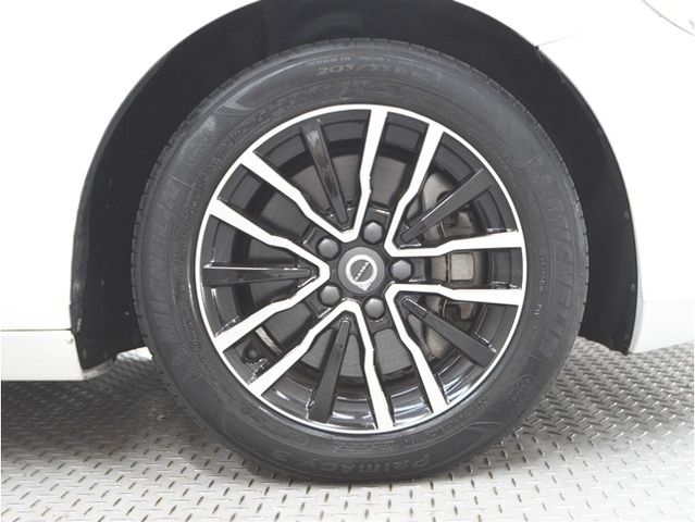 VOLVO V40 2018 Image 31