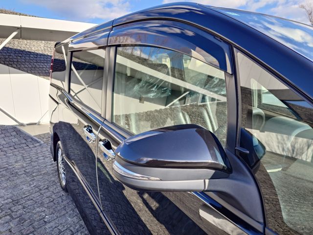 TOYOTA NOAH HYBRID 2016 Image 31