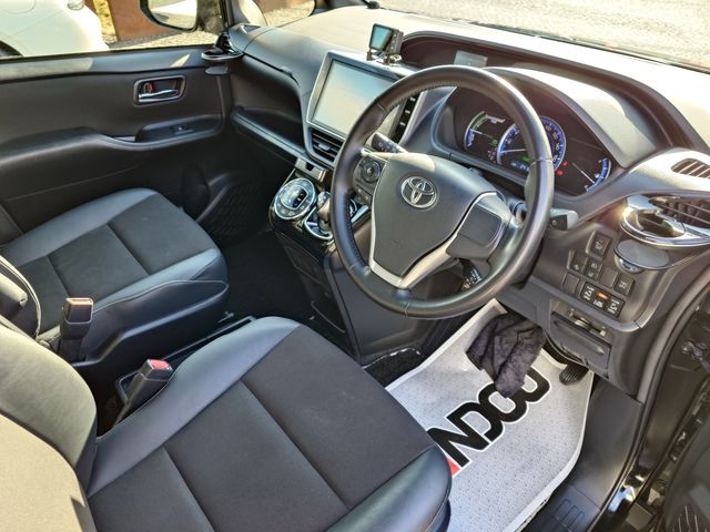 TOYOTA NOAH HYBRID 2016 Image 31