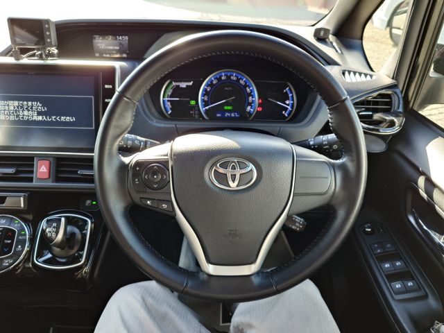 TOYOTA NOAH HYBRID 2016 Image 31