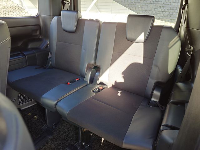 TOYOTA NOAH HYBRID 2016 Image 31