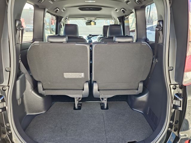 TOYOTA NOAH HYBRID 2016 Image 31