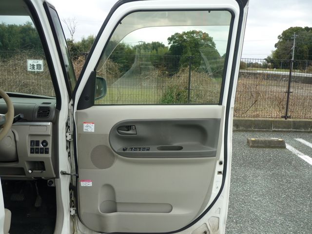 DAIHATSU TANTO 2014 Image 31