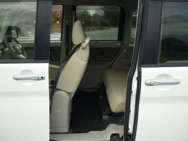 DAIHATSU TANTO 2014 Image 31