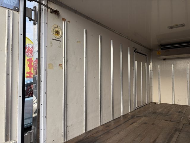 ISUZU ELF 2018 Image 31