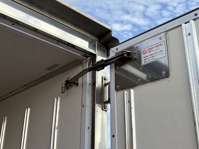 ISUZU ELF 2018 Image 31