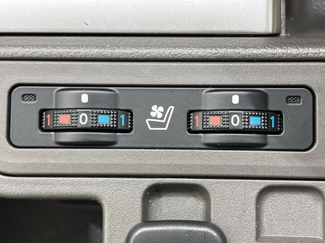 TOYOTA LANDCRUISER PRADO 2022 Image 31