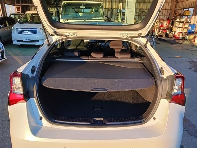 TOYOTA PRIUS 4WD 2021 Image 31