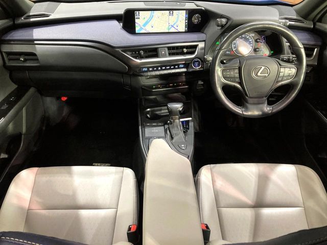 TOYOTA LEXUS UX250H 2019 Image 31