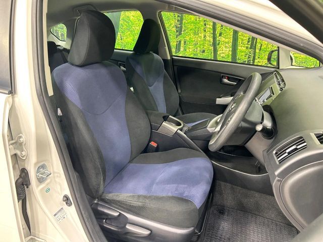 TOYOTA PRIUS 2013 Image 31