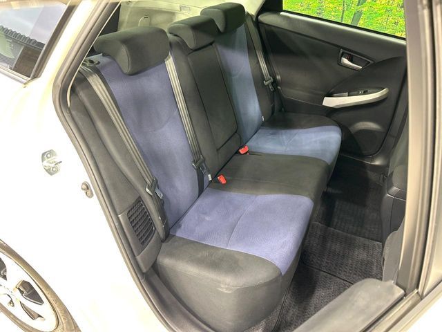 TOYOTA PRIUS 2013 Image 31