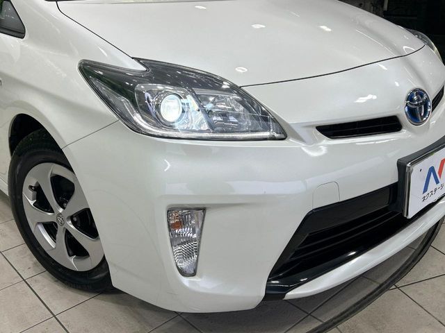 TOYOTA PRIUS 2013 Image 31