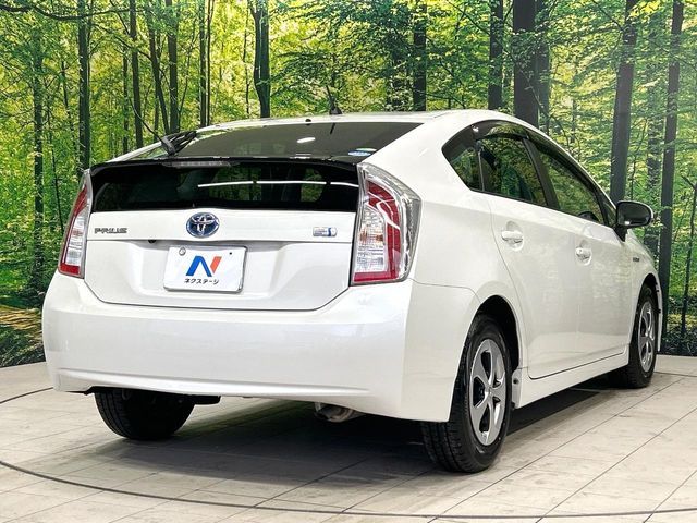 TOYOTA PRIUS 2013 Image 31