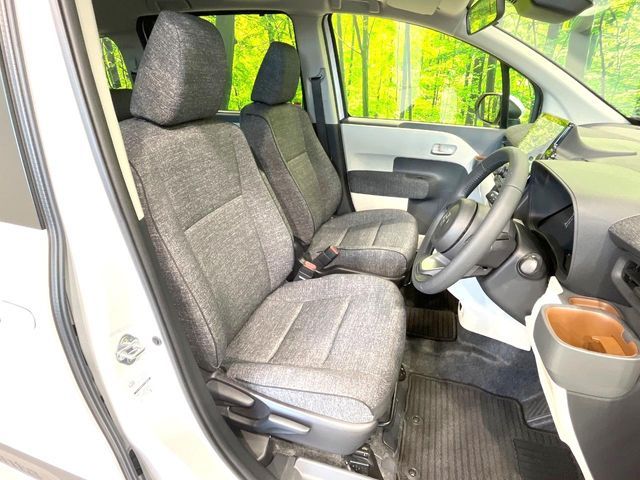 TOYOTA SIENTA HYBRID 2024 Image 31