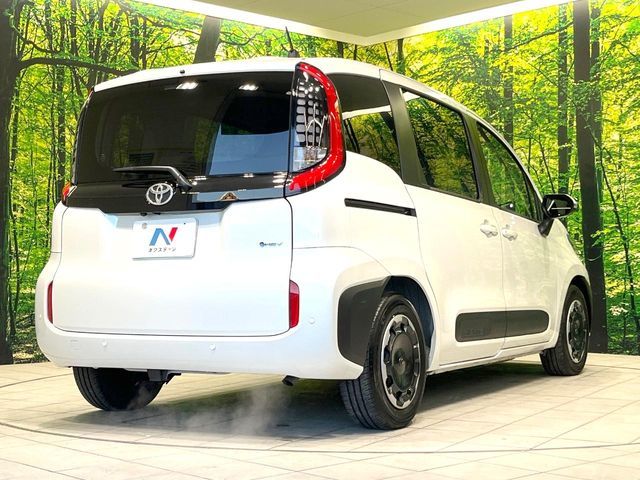 TOYOTA SIENTA HYBRID 2024 Image 31