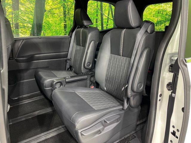 TOYOTA NOAH 4WD 2025 Image 31