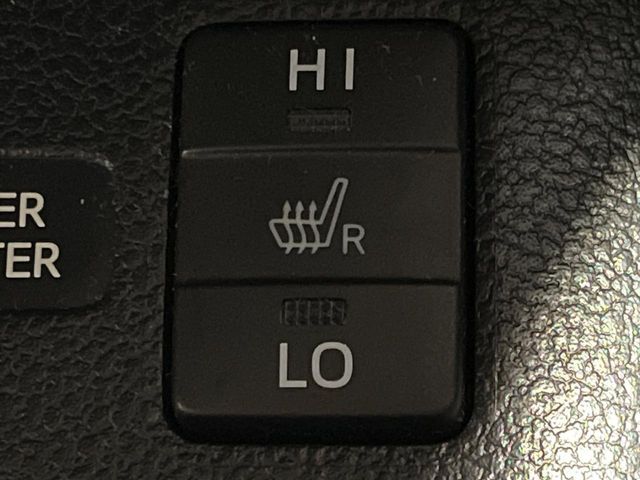 TOYOTA PRIUS 4WD 2017 Image 31