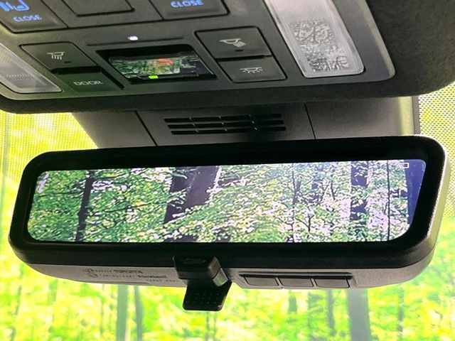 TOYOTA VOXY HYBRID 2023 Image 31