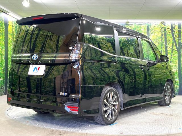 TOYOTA VOXY HYBRID 2023 Image 31