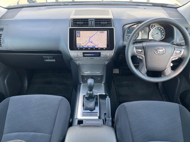 TOYOTA LANDCRUISER PRADO 2023 Image 31