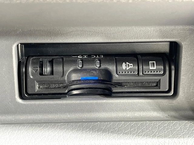 NISSAN NV350 CARAVAN 2019 Image 31