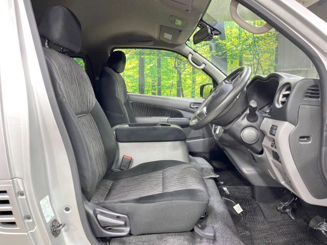 NISSAN NV350 CARAVAN 2019 Image 31