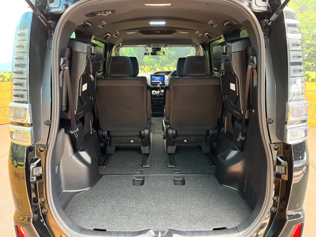 TOYOTA VOXY 2019 Image 31